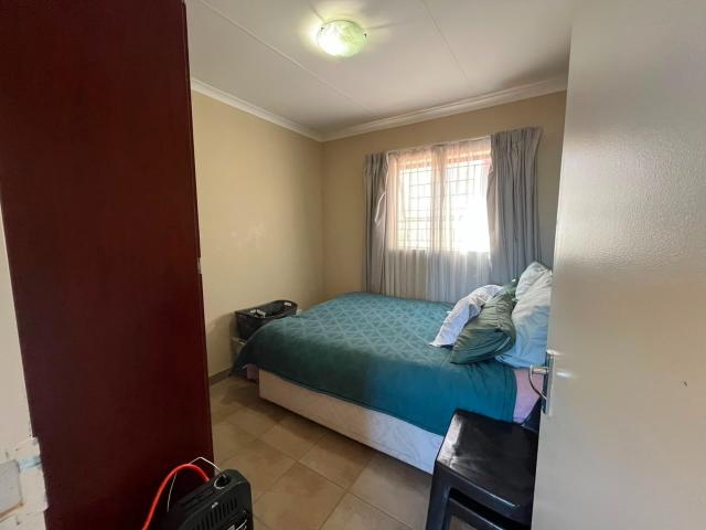 3 Bedroom House For Sale in Kosmosdal