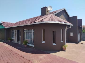 3 Bedroom House For Sale in Kagiso