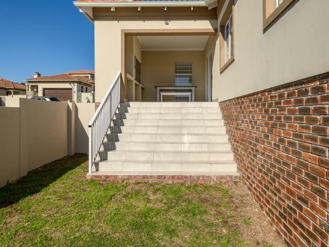 3 Bedroom House For Sale in Kamma Heights