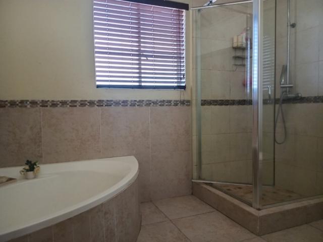 3 Bedroom House For Sale in Kew