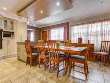 3 Bedroom House For Sale in Kempton Park Ext 4