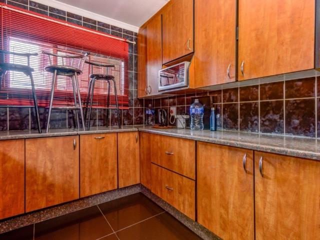 3 Bedroom House For Sale in Kempton Park West