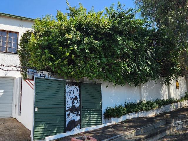 3 Bedroom House For Sale in Kensington