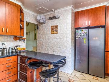 3 Bedroom House For Sale in Kensington