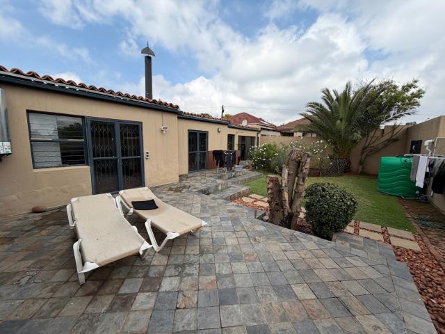 3 Bedroom House For Sale in Kensington