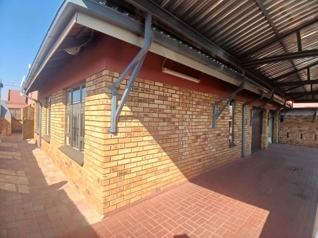 3 Bedroom House For Sale in Khutsong