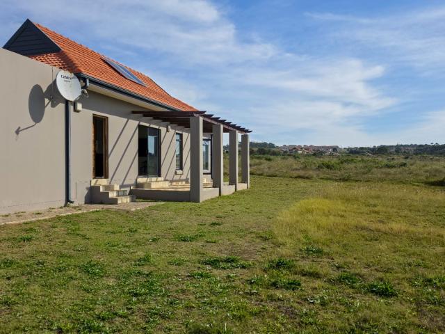 3 Bedroom House For Sale in Kidds Beach