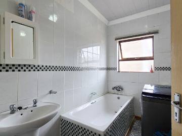 3 Bedroom House For Sale in King Williams Town Central