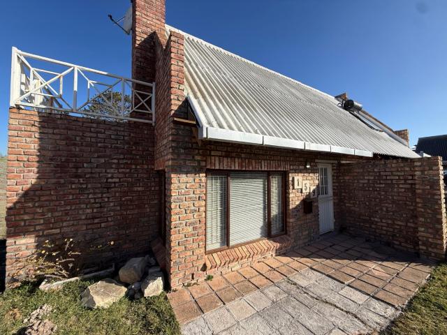 3 Bedroom House For Sale in Kleinmond Central