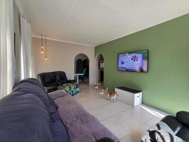 3 Bedroom House For Sale in Klipwater