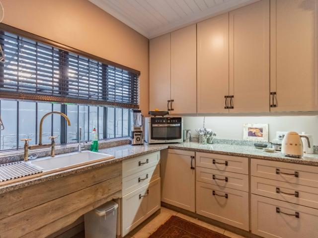 3 Bedroom House For Sale in Kloof