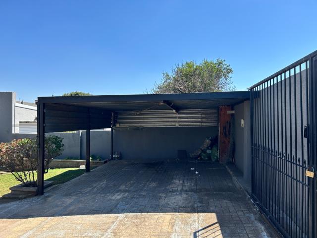 3 Bedroom House For Sale in Klopperpark