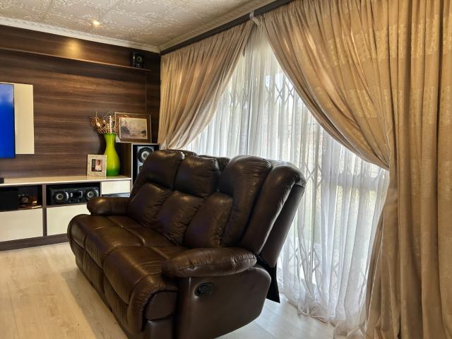 3 Bedroom House For Sale in Klopperpark