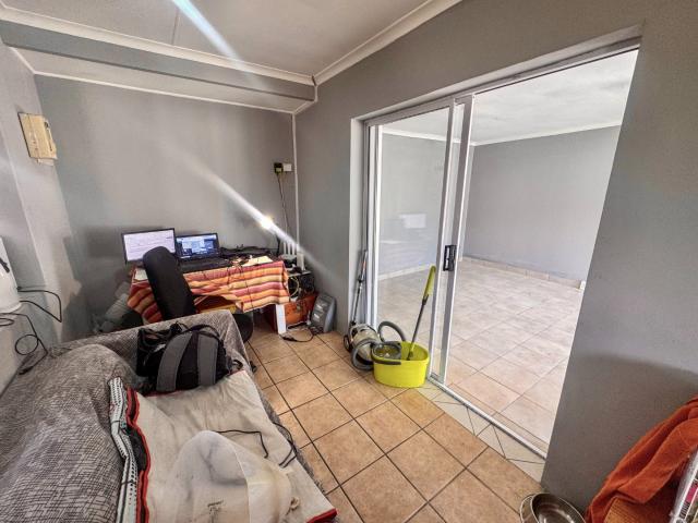 3 Bedroom House For Sale in Kunene Park