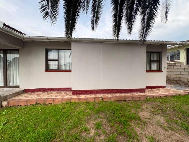 3 Bedroom House For Sale in Kwamagxaki