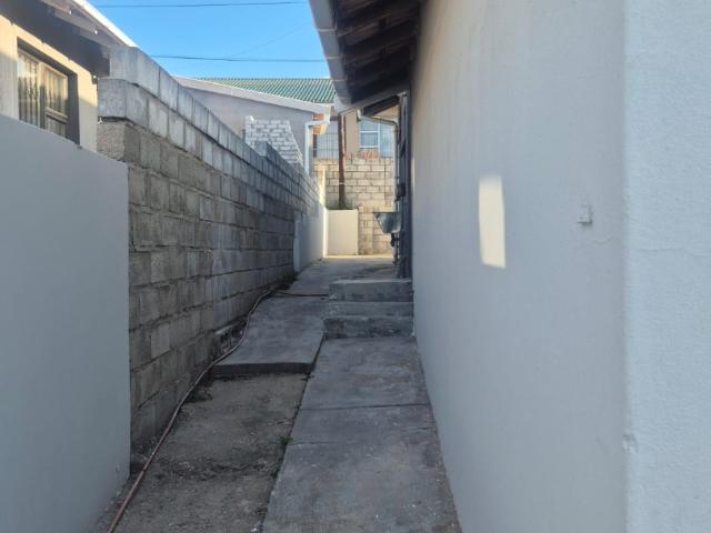 3 Bedroom House For Sale in Kwamagxaki