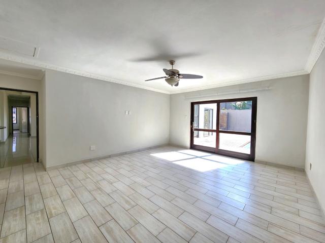 3 Bedroom House For Sale in Kyalami Glen Estate