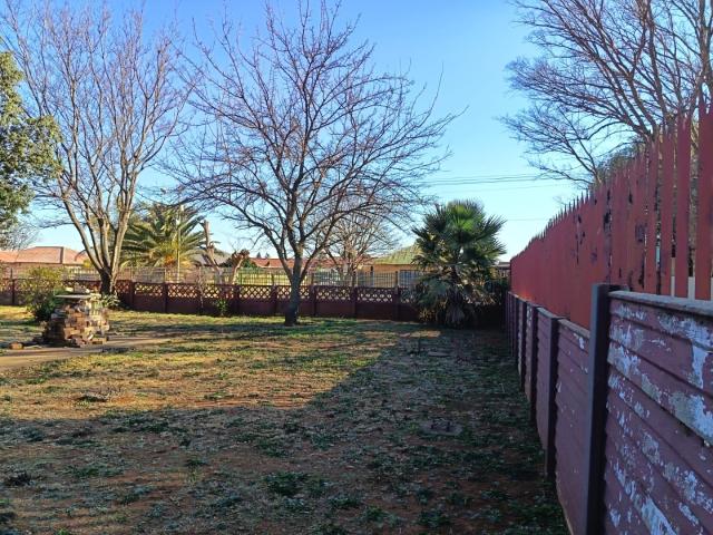 3 Bedroom House For Sale in Homelake
