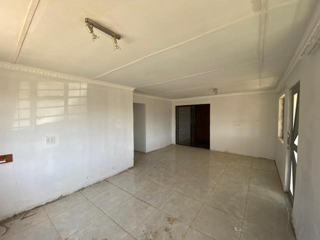 3 Bedroom House For Sale in Hooggenoeg