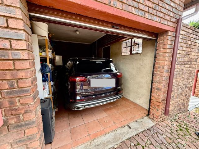 3 Bedroom House For Sale in Hazeldene