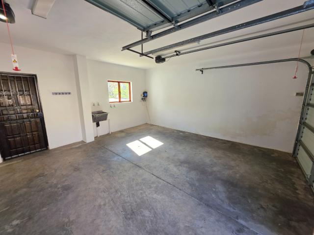 3 Bedroom House For Sale in Halfway Gardens