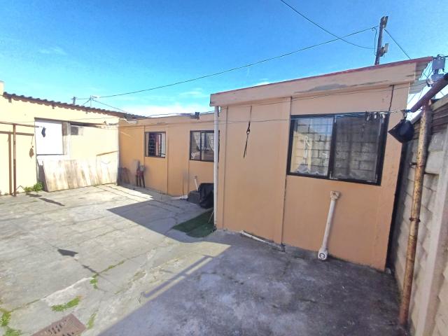 3 Bedroom House For Sale in Hanover Park