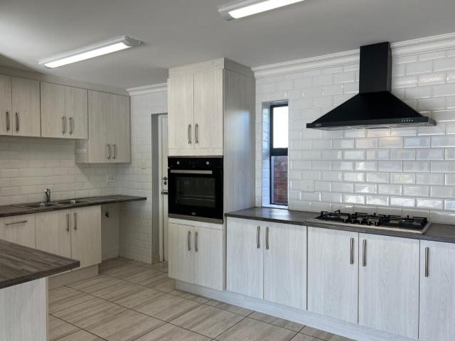 3 Bedroom House For Sale in Hartenbos Central