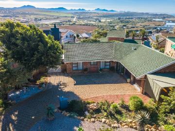3 Bedroom House For Sale in Hartenbos Heuwels