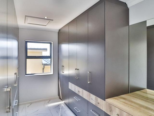 3 Bedroom House For Sale in Hartenbos Heuwels