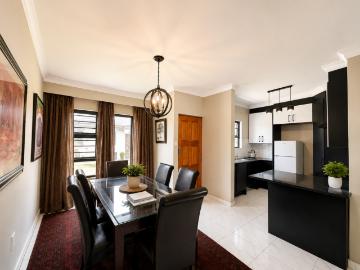 3 Bedroom House For Sale in Heatherdale