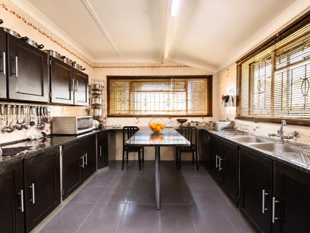3 Bedroom House For Sale in Heidelberg Central
