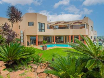 3 Bedroom House For Sale in Helderkruin View