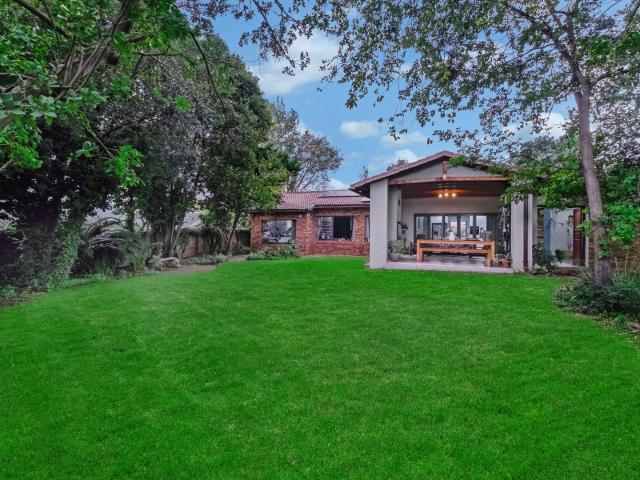 3 Bedroom House For Sale in Hurlingham Manor