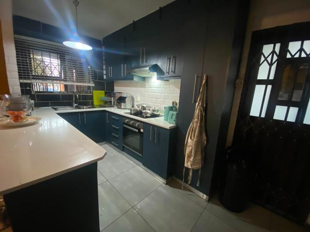 3 Bedroom House For Sale in Ikwezi Park