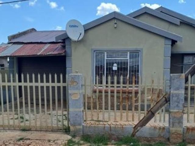 3 Bedroom House For Sale in Ikageng