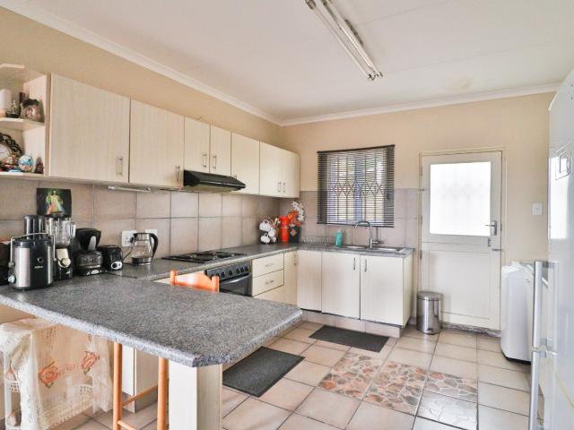3 Bedroom House For Sale in Illovo Beach