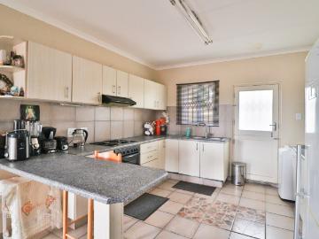 3 Bedroom House For Sale in Illovo Beach