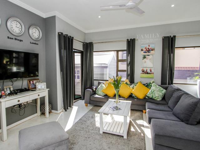 3 Bedroom House For Sale in Izinga Estate