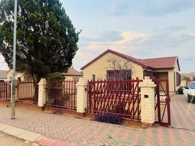 3 Bedroom House For Sale in Jouberton