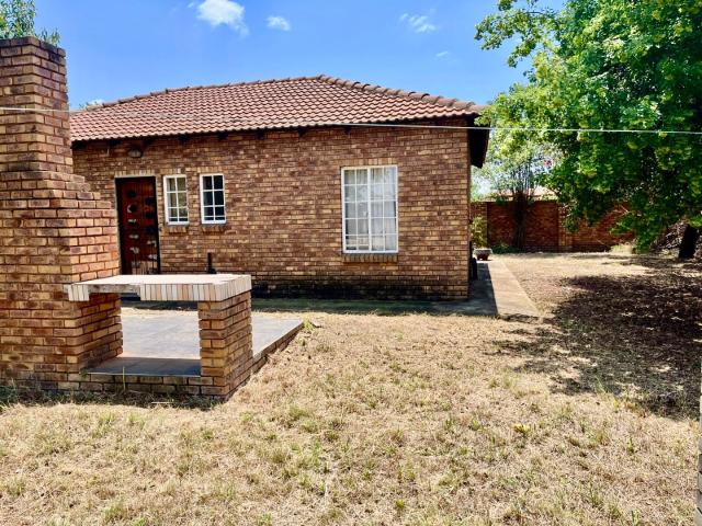 3 Bedroom House For Sale in Jameson Park