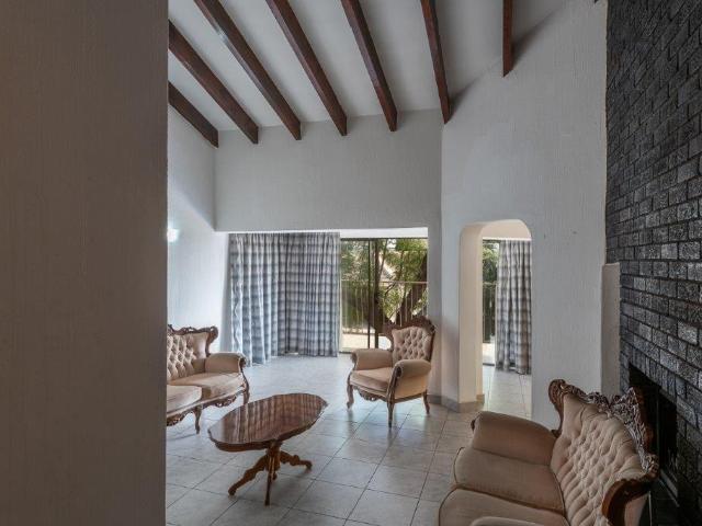 3 Bedroom House For Sale in Oakdene