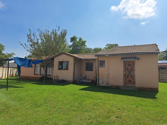 3 Bedroom House For Sale in Oberholzer