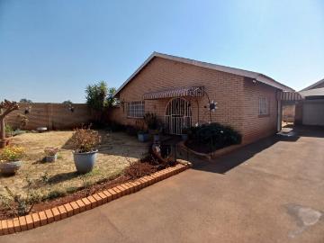 3 Bedroom House For Sale in Oberholzer