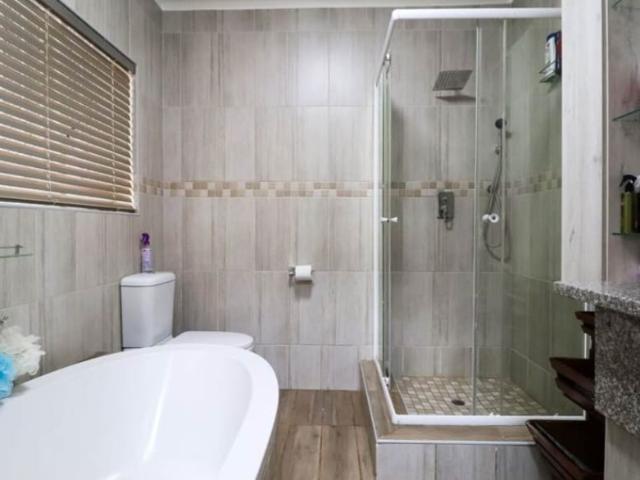 3 Bedroom House For Sale in Oberholzer