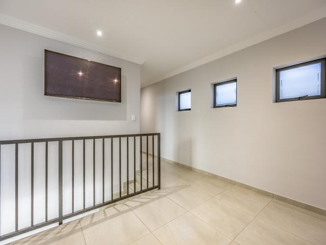 3 Bedroom House For Sale in Olympus AH