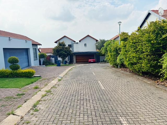 3 Bedroom House For Sale in Olympus AH