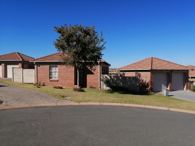 3 Bedroom House For Sale in Olievenhoutbosch
