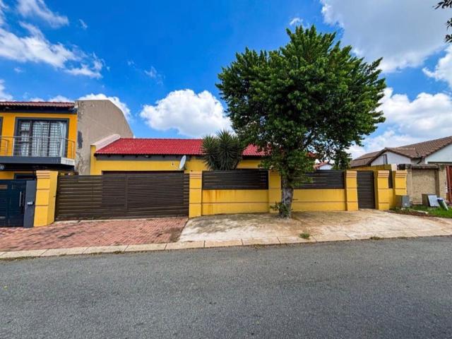 3 Bedroom House For Sale in Ormonde View