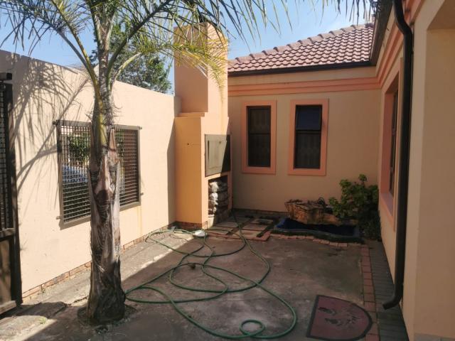 3 Bedroom House For Sale in Ormonde View