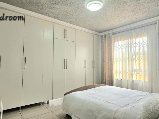 3 Bedroom House For Sale in Ormonde View